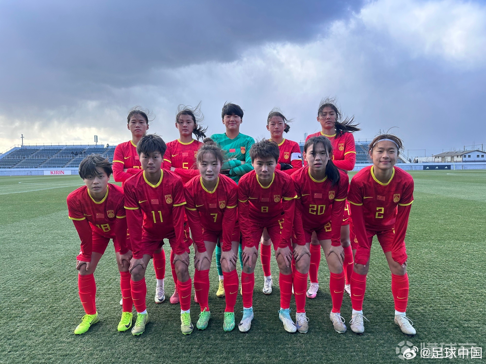 足球女队战胜劲旅，夺回领先地位！