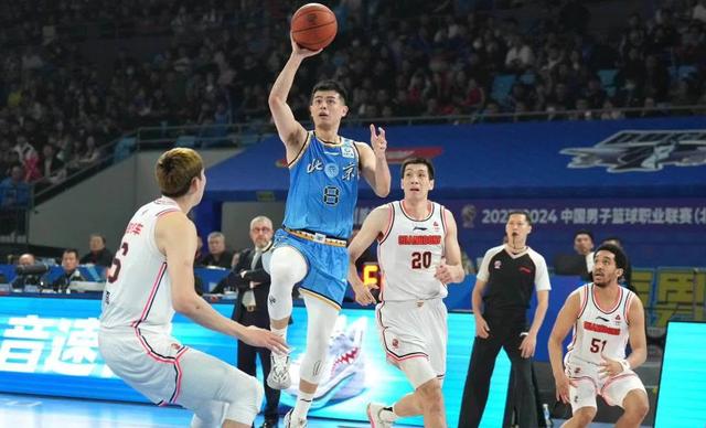 关于贵州男篮逆风上扬，勇夺胜利的信息