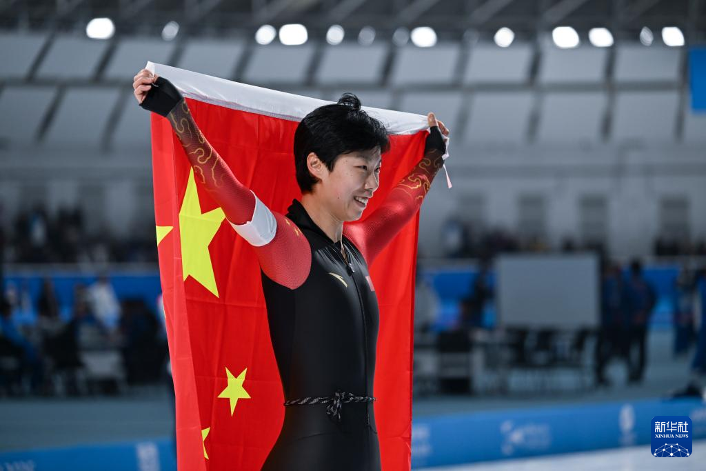 爱沙尼亚选手实现夺冠壮举，获得金牌