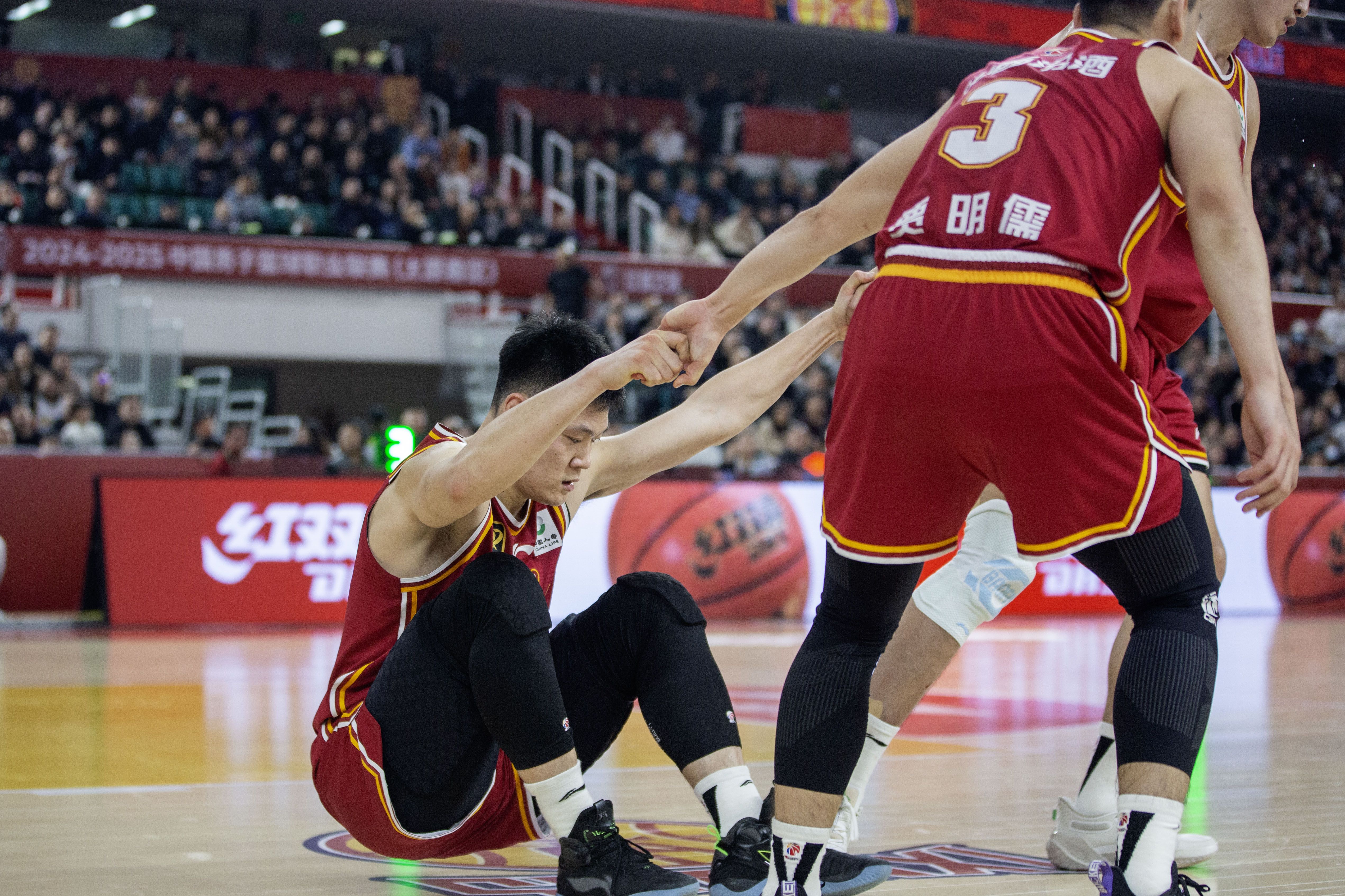 新疆队以微弱优势战胜河北,表现出众的简单介绍 新疆队以微弱优势战胜河北,表现出众的简单介绍