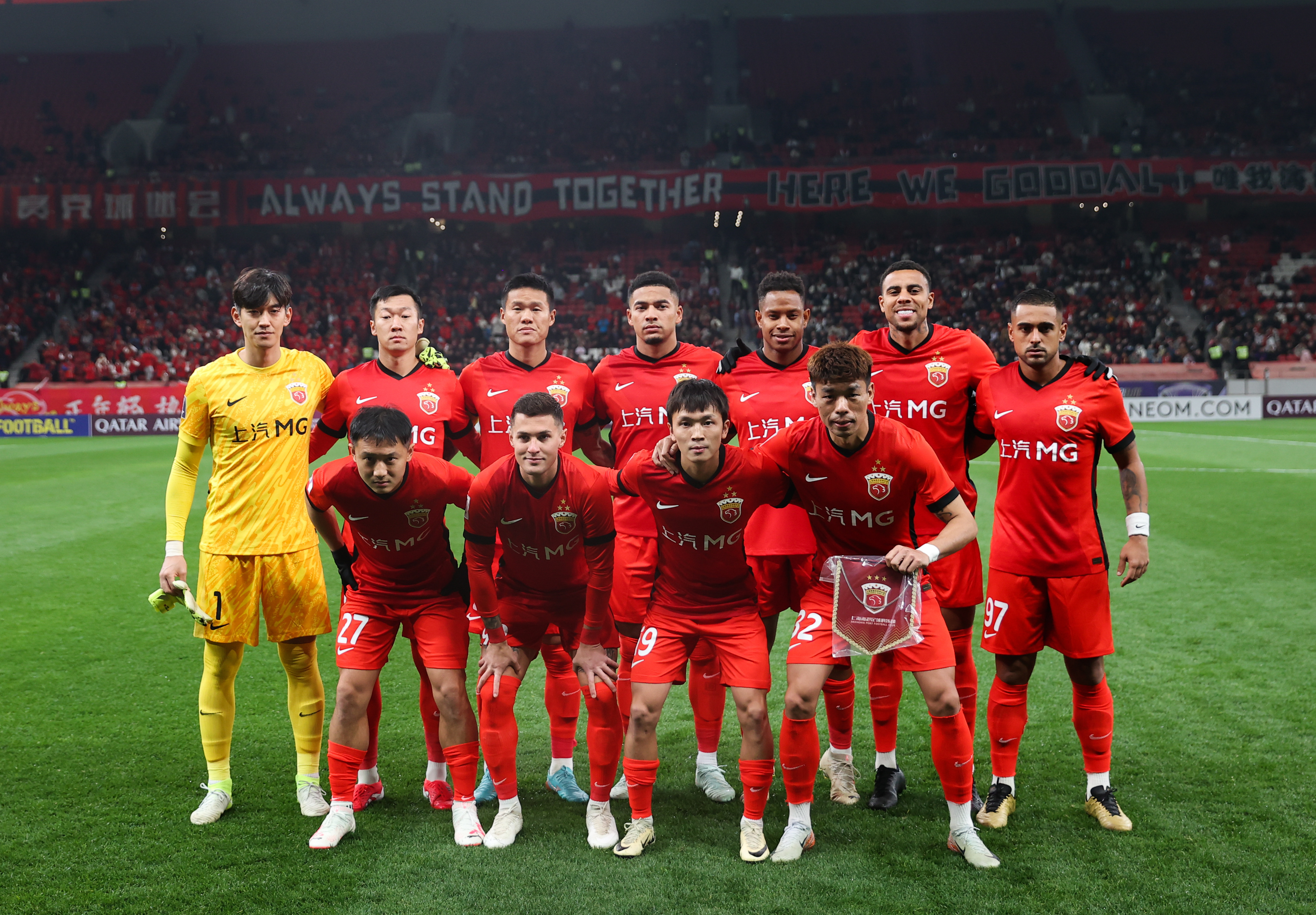 国际足球联赛激烈争夺引人注目