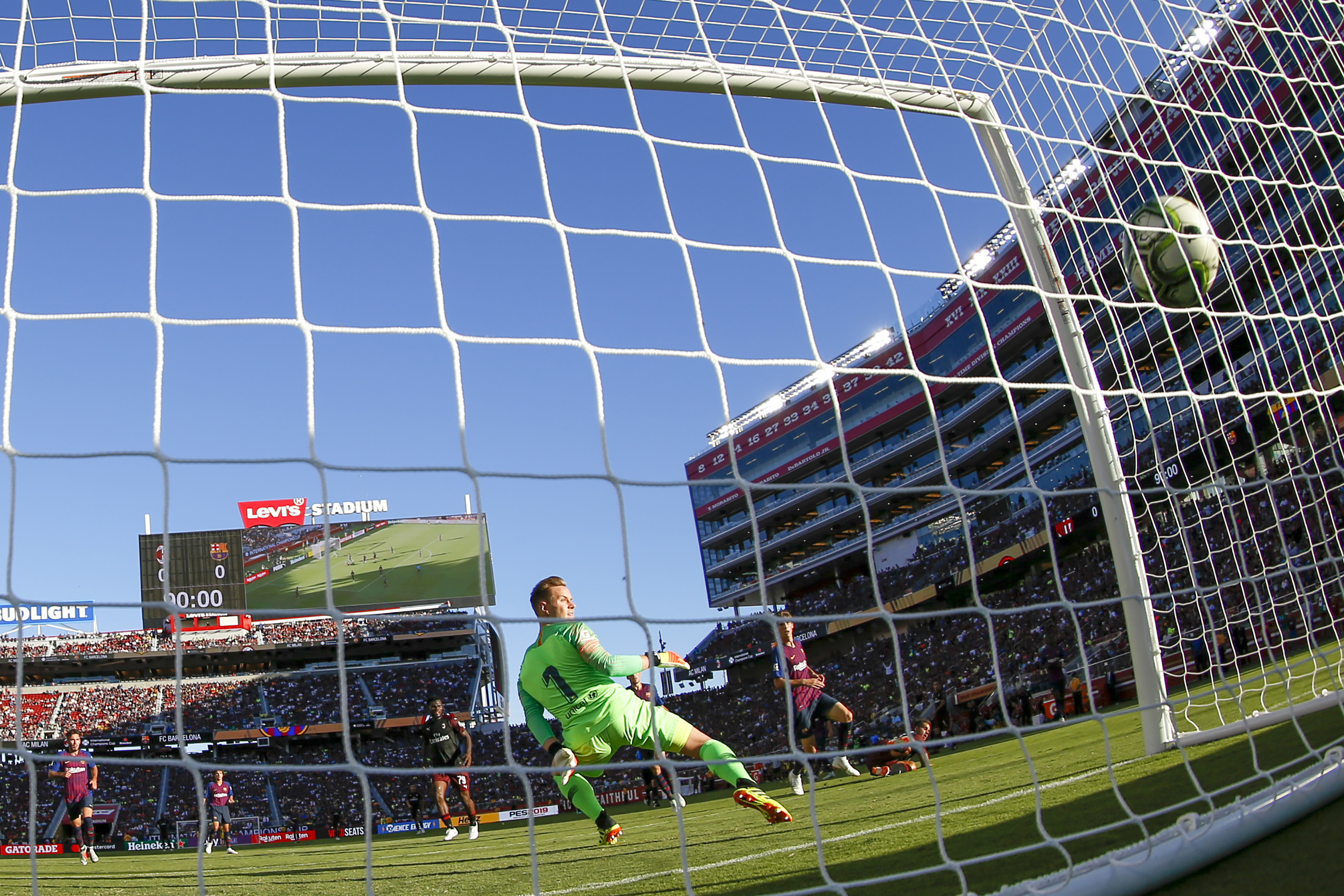 FB体育网页版-阿尔萨德主场获胜，晋级国际冠军杯半决赛