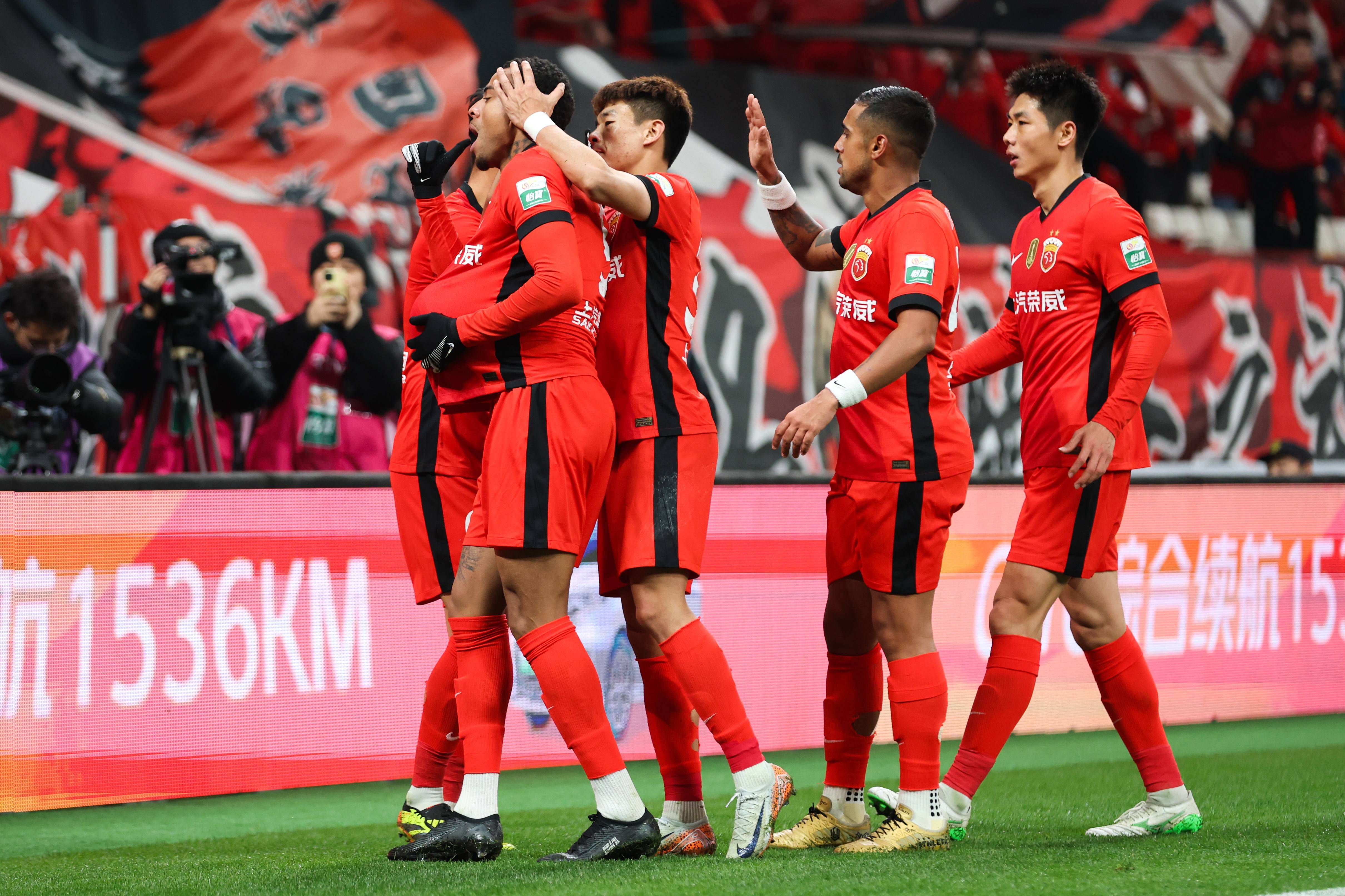 FB体育在线-中超联赛下赛季将新增两支球队，引发球迷热议