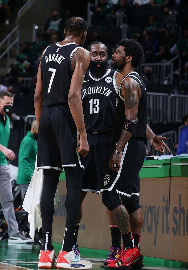 FB体育在线-篮网战胜雄鹿，欧文杜兰特合砍50+得分