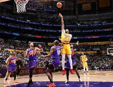 FB体育在线-湖人击败太阳，豪取胜利