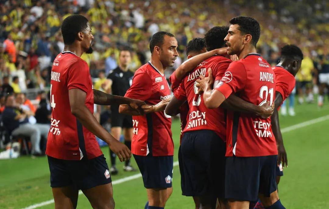 FB体育下载-巴黎圣日尔曼惜败里尔失去连胜金身