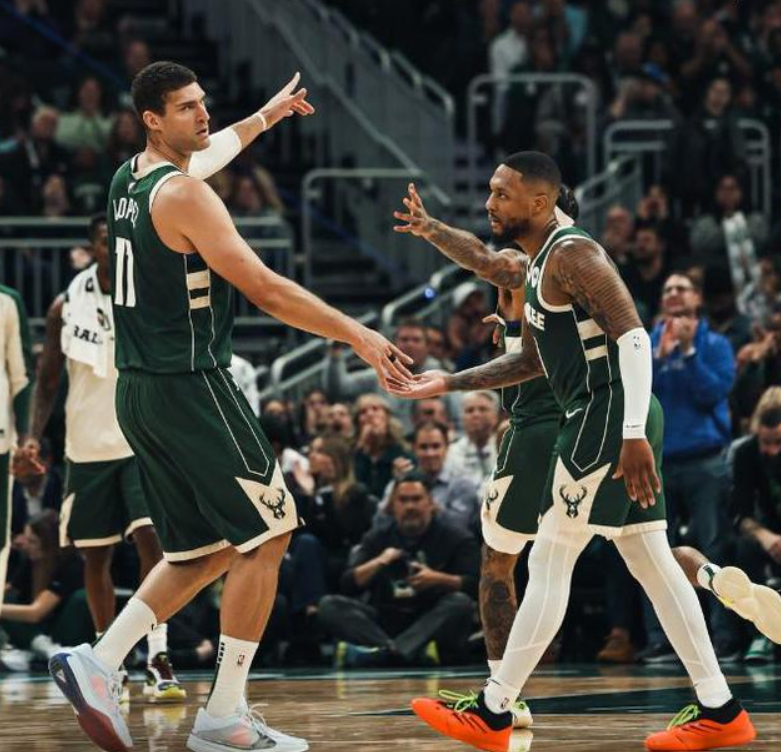 雄鹿大胜热火，米德尔顿砍下25+