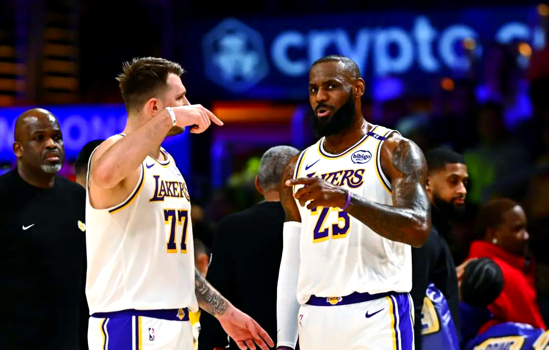 FB体育娱乐-湖人遭遇惨败，被公牛横扫