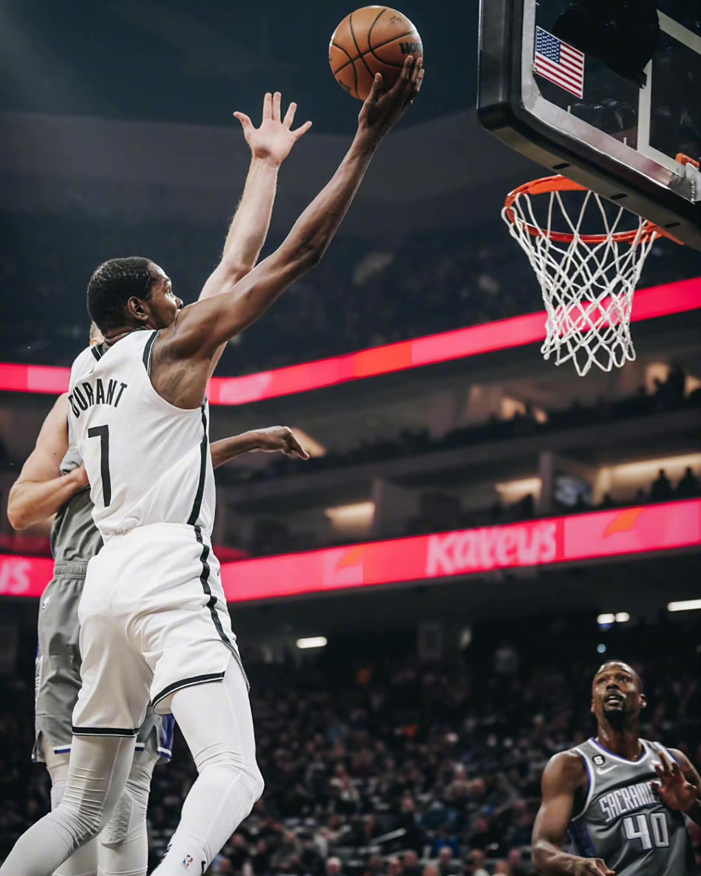 篮网惊险赢得加时赛,勇夺比赛胜利 篮网惊险赢得加时赛,勇夺比赛胜利