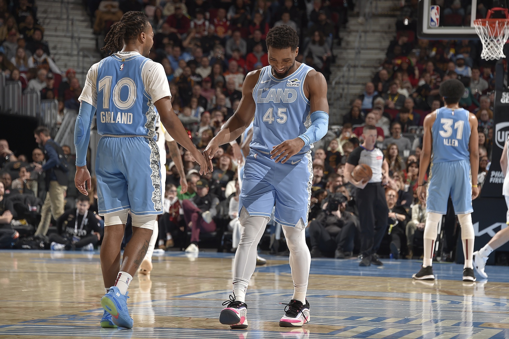 篮网不敌骑士,遭遇失利 篮网不敌骑士,遭遇失利