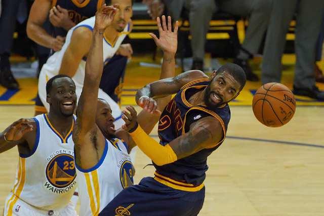 深圳队完胜凯尔特人，欧文扛起全队